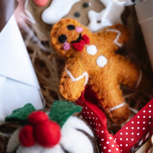 Load image into Gallery viewer, Our luxurious hampers are proudly sourced from local, artisan and indigenous suppliers.
